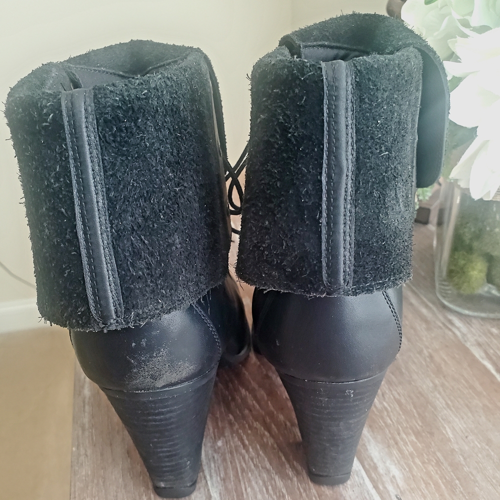 Timberland Black Heeled Boots with Fold-Over Suede Cuff Size 8.5 - Picture 4 of 7